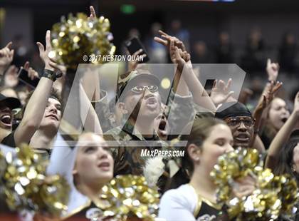 Thumbnail 2 in Bishop Montgomery vs. Mater Dei (CIF-SS Open Final) photogallery.