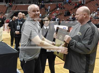 Thumbnail 1 in Bishop Montgomery vs. Mater Dei (CIF-SS Open Final) photogallery.