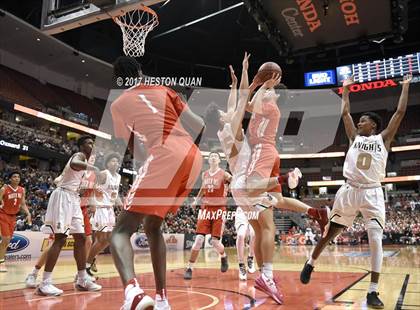 Thumbnail 3 in Bishop Montgomery vs. Mater Dei (CIF-SS Open Final) photogallery.