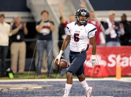 Thumbnail 2 in Allen vs. Pearland (UIL 5A Division 1 Final) photogallery.
