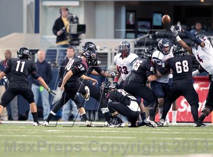 Thumbnail 2 in Allen vs. Pearland (UIL 5A Division 1 Final) photogallery.