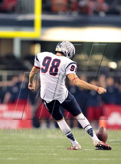 Thumbnail 2 in Allen vs. Pearland (UIL 5A Division 1 Final) photogallery.