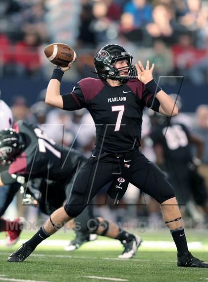 Thumbnail 1 in Allen vs. Pearland (UIL 5A Division 1 Final) photogallery.