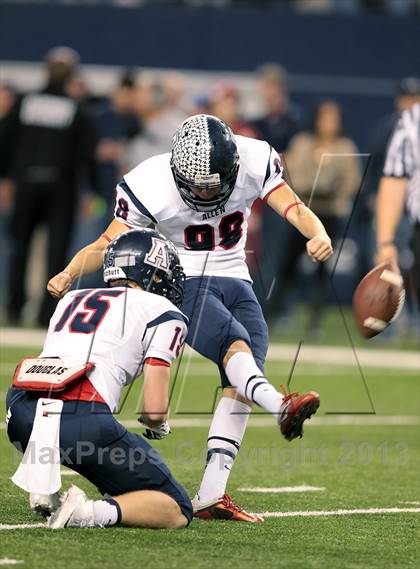 Thumbnail 1 in Allen vs. Pearland (UIL 5A Division 1 Final) photogallery.