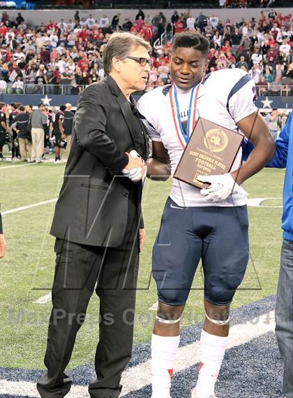 Thumbnail 2 in Allen vs. Pearland (UIL 5A Division 1 Final) photogallery.