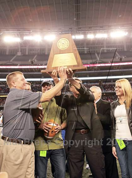 Thumbnail 1 in Allen vs. Pearland (UIL 5A Division 1 Final) photogallery.