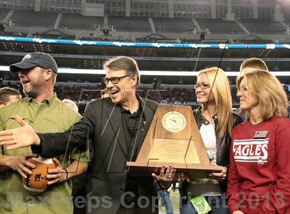 Thumbnail 2 in Allen vs. Pearland (UIL 5A Division 1 Final) photogallery.