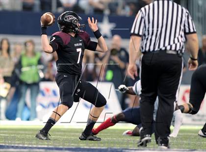 Thumbnail 3 in Allen vs. Pearland (UIL 5A Division 1 Final) photogallery.