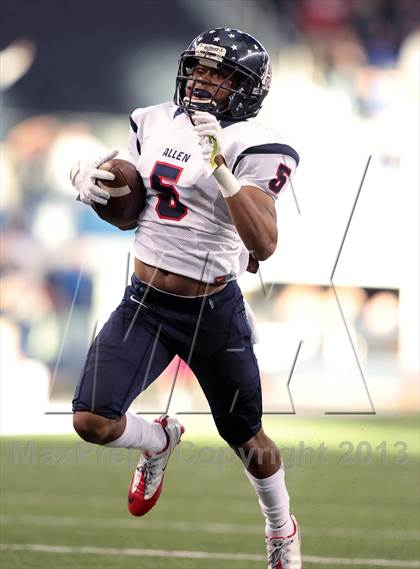 Thumbnail 2 in Allen vs. Pearland (UIL 5A Division 1 Final) photogallery.
