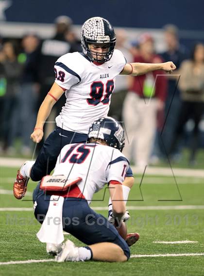 Thumbnail 3 in Allen vs. Pearland (UIL 5A Division 1 Final) photogallery.
