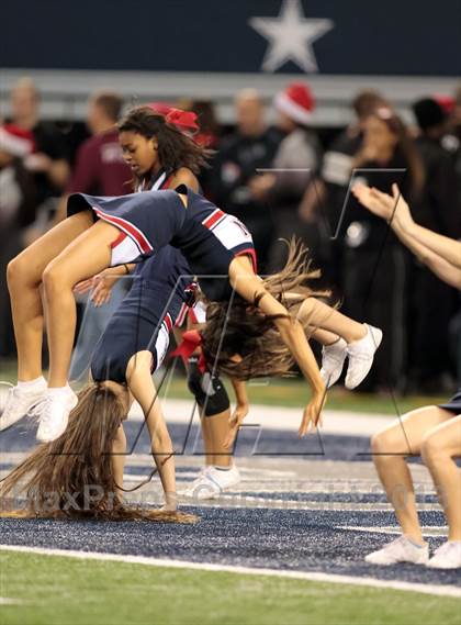 Thumbnail 2 in Allen vs. Pearland (UIL 5A Division 1 Final) photogallery.