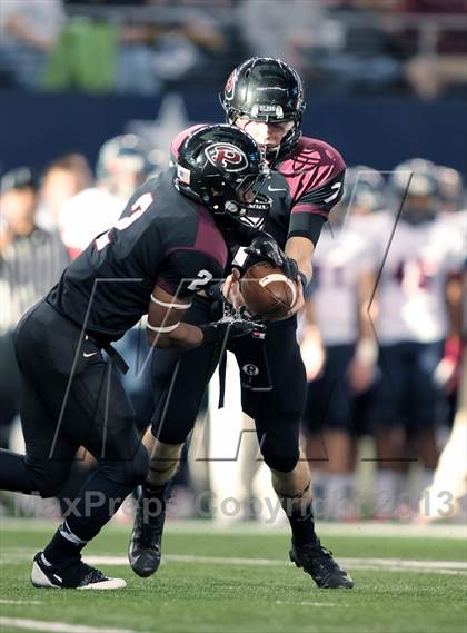 Thumbnail 1 in Allen vs. Pearland (UIL 5A Division 1 Final) photogallery.