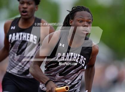 Thumbnail 2 in CHSAA Finals (4 x 200 Relay ) photogallery.