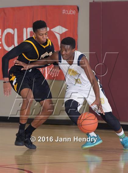 Thumbnail 1 in Desert Hot Springs vs. Cabrillo (MaxPreps Holiday Classic) photogallery.