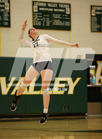 Thumbnail 2 in Woodgrove @ Loudoun Valley photogallery.