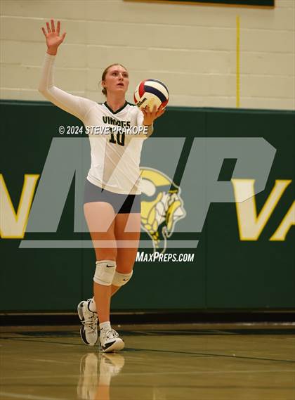 Thumbnail 2 in Woodgrove @ Loudoun Valley photogallery.