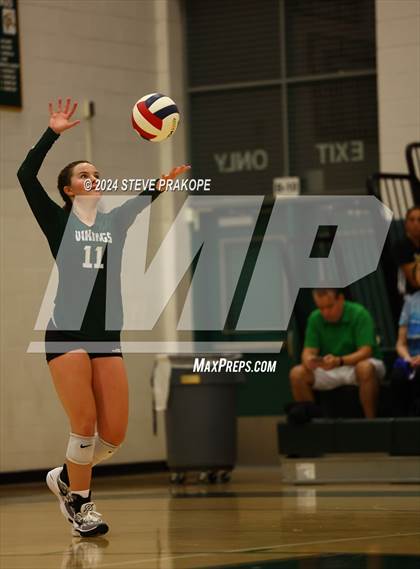 Thumbnail 1 in Woodgrove @ Loudoun Valley photogallery.