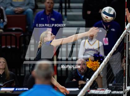 Thumbnail 1 in Omaha Westside vs. Grand Island photogallery.