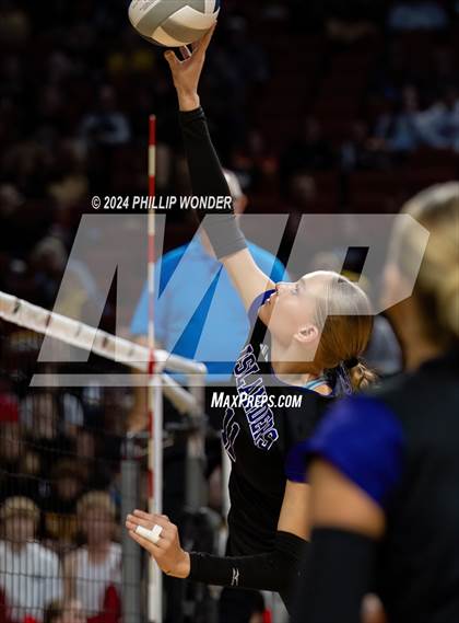 Thumbnail 2 in Omaha Westside vs. Grand Island photogallery.