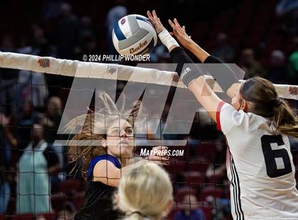 Thumbnail 3 in Omaha Westside vs. Grand Island photogallery.
