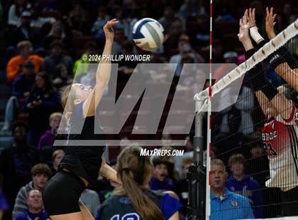 Thumbnail 2 in Omaha Westside vs. Grand Island photogallery.