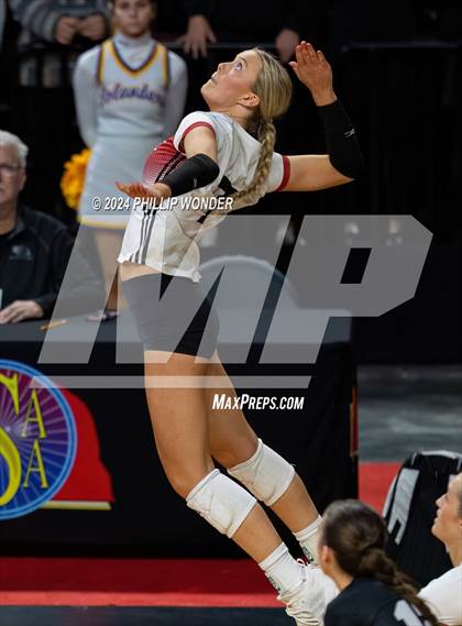 Thumbnail 1 in Omaha Westside vs. Grand Island photogallery.