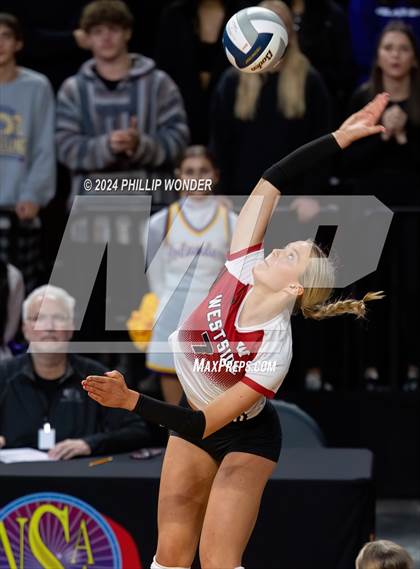 Thumbnail 2 in Omaha Westside vs. Grand Island photogallery.