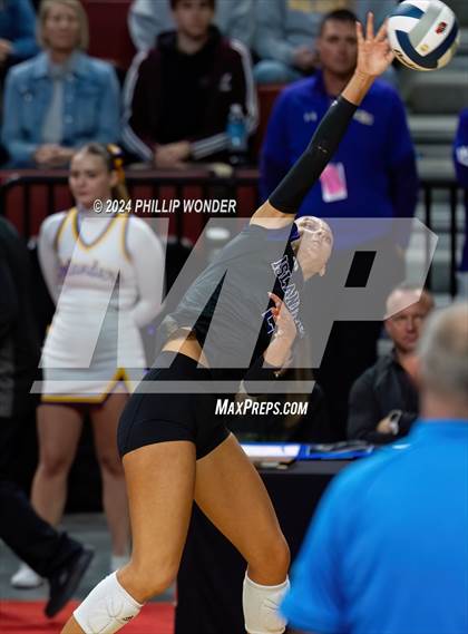 Thumbnail 1 in Omaha Westside vs. Grand Island photogallery.