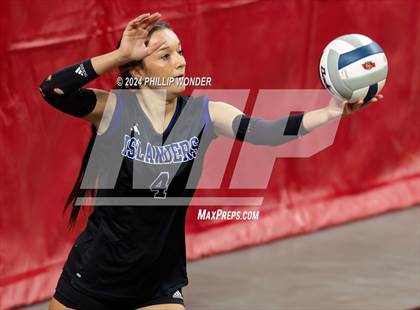 Thumbnail 1 in Omaha Westside vs. Grand Island photogallery.