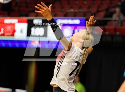 Thumbnail 1 in Omaha Westside vs. Grand Island photogallery.