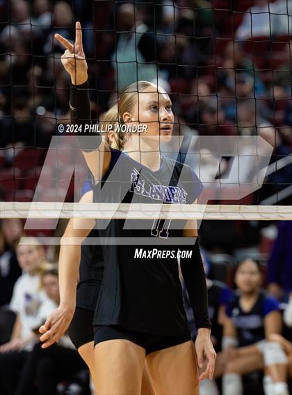 Thumbnail 1 in Omaha Westside vs. Grand Island photogallery.