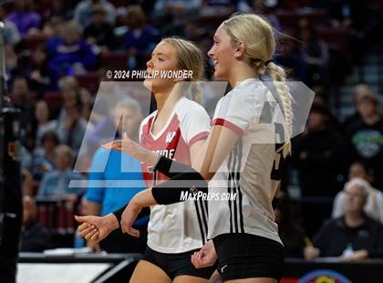 Thumbnail 2 in Omaha Westside vs. Grand Island photogallery.
