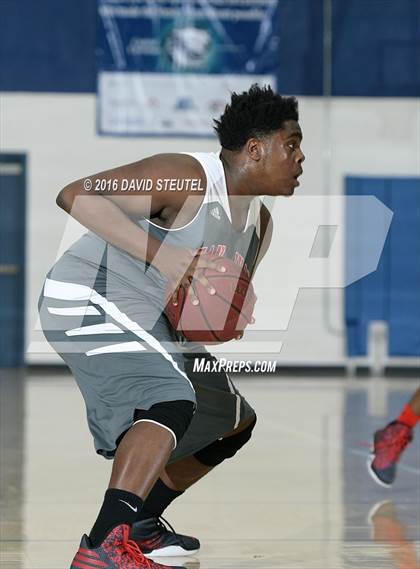Thumbnail 3 in San Juan vs. Franklin (St. Hope Elite Classic) photogallery.