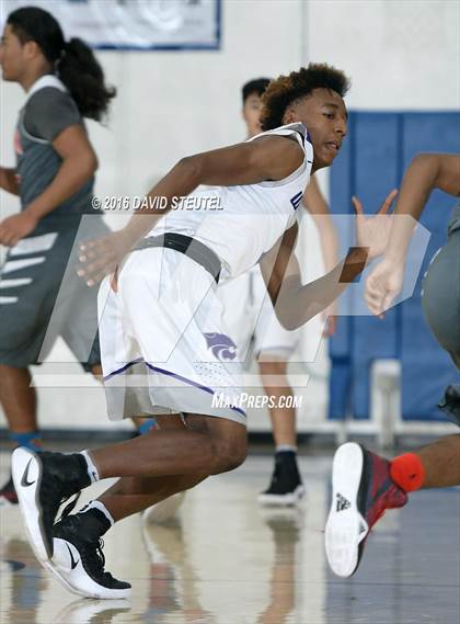 Thumbnail 2 in San Juan vs. Franklin (St. Hope Elite Classic) photogallery.