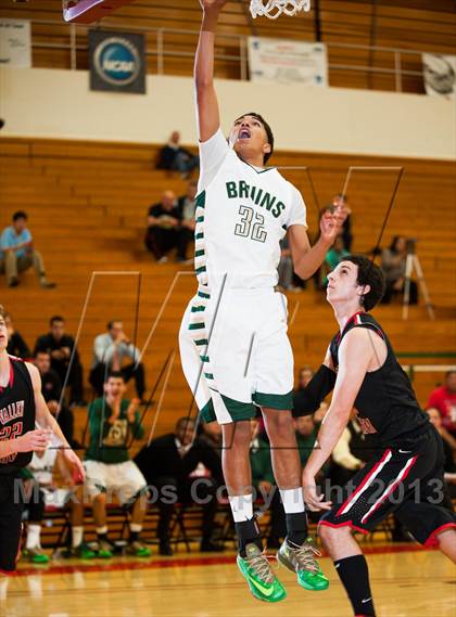 Thumbnail 2 in Valley Christian vs. St. Patrick-St. Vincent (Catholic School Winter Classic) photogallery.