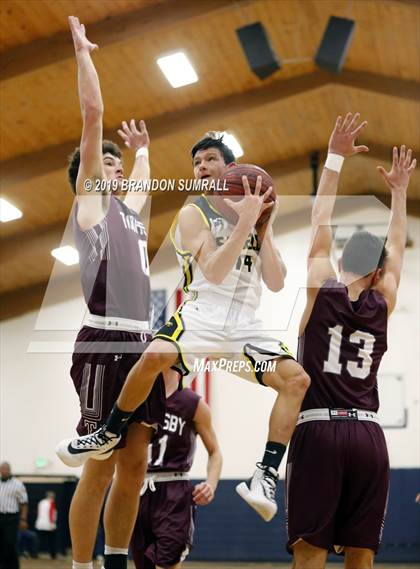 Thumbnail 2 in Thorsby vs. Isabella (Chilton County Tournament) photogallery.