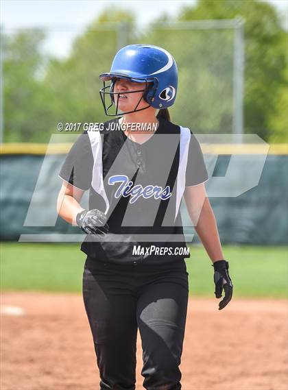 Thumbnail 1 in Analy vs. Sonoma Valley (Napa Tournament) photogallery.