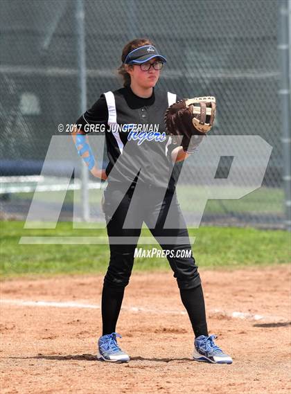 Thumbnail 2 in Analy vs. Sonoma Valley (Napa Tournament) photogallery.