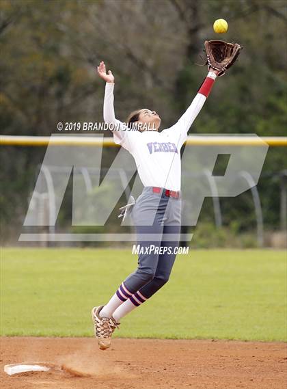 Thumbnail 2 in Verbena vs Thorsby (County Tournament) photogallery.