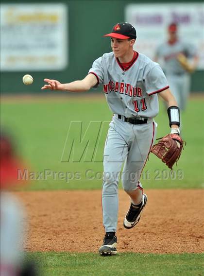 Thumbnail 2 in Creekview vs MacArthur (Carrollton Diamond Classic) photogallery.