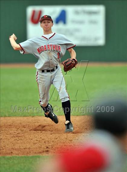 Thumbnail 3 in Creekview vs MacArthur (Carrollton Diamond Classic) photogallery.