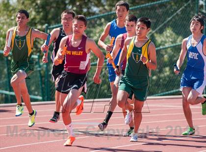 Thumbnail 1 in Ventura Invitational 4X800M Relay photogallery.