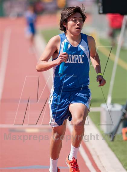 Thumbnail 1 in Ventura Invitational 4X800M Relay photogallery.