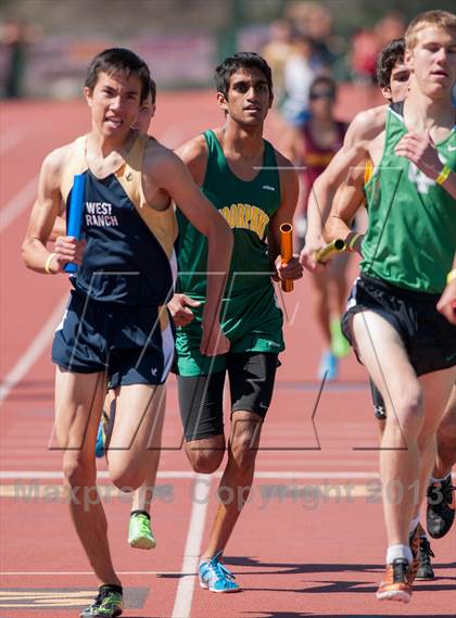 Thumbnail 2 in Ventura Invitational 4X800M Relay photogallery.