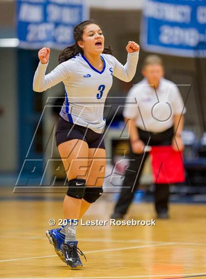 Thumbnail 1 in Clark vs. South San Antonio (UIL 6A Bi-District Playoff) photogallery.