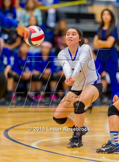 Thumbnail 1 in Clark vs. South San Antonio (UIL 6A Bi-District Playoff) photogallery.