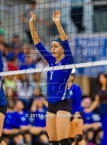 Thumbnail 3 in Clark vs. South San Antonio (UIL 6A Bi-District Playoff) photogallery.