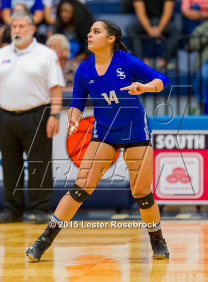 Thumbnail 2 in Clark vs. South San Antonio (UIL 6A Bi-District Playoff) photogallery.