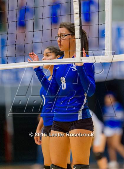 Thumbnail 1 in Clark vs. South San Antonio (UIL 6A Bi-District Playoff) photogallery.