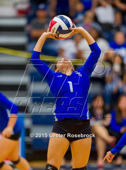 Thumbnail 3 in Clark vs. South San Antonio (UIL 6A Bi-District Playoff) photogallery.